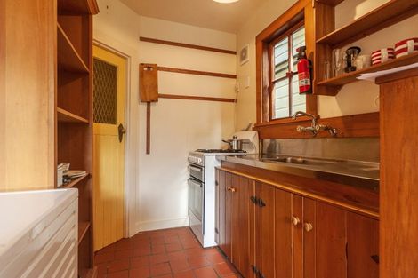 Photo of property in 90 Glenmore Street, Northland, Wellington, 6012