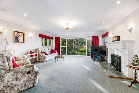 Photo of property in 32 Deane Avenue, Titirangi, Auckland, 0604