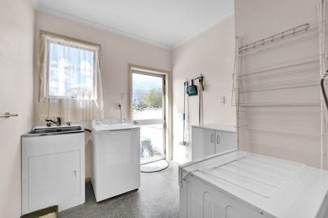 Photo of property in 120 Miranda Street, Stratford, 4332