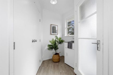 Photo of property in 28 Woodford Avenue, Brookfield, Tauranga, 3110