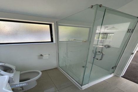 Photo of property in 941a East Coast Road, Torbay, Auckland, 0630