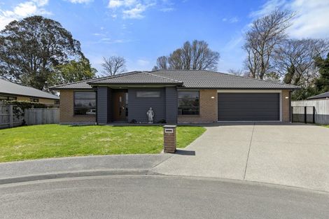 Photo of property in 5 Angus Place, Carterton, 5713