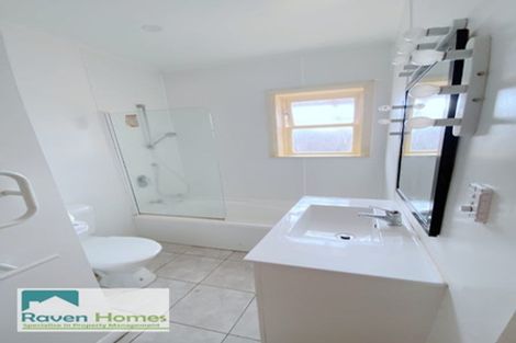 Photo of property in 31 Queensway, Three Kings, Auckland, 1024