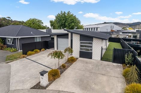 Photo of property in 14 Passchendaele Grove, Trentham, Upper Hutt, 5018