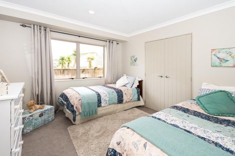 Photo of property in 37 Ina Ville Drive, Pukekohe, 2120