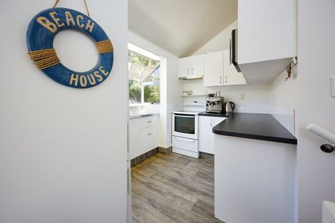 Photo of property in 17 Kotare Place, South Bay, Kaikoura, 7300