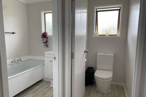 Photo of property in 1/10 Fortunes Road, Half Moon Bay, Auckland, 2012