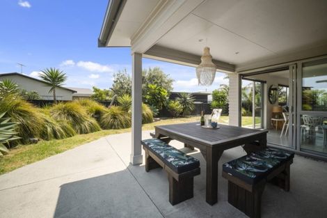 Photo of property in 5 Tohora Crescent, Omaha, 0986