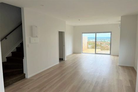 Photo of property in 11a Crestview Rise, Papakura, 2110