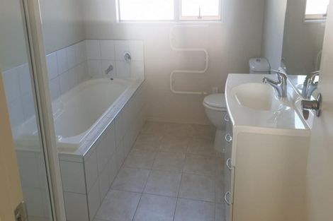 Photo of property in 12 Orbit Place, Flat Bush, Auckland, 2019