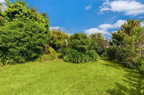 Photo of property in 10 Puketaha Road, Swanson, Auckland, 0816