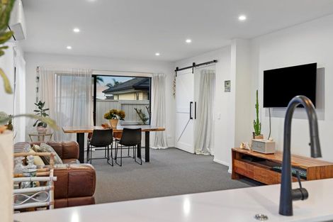 Photo of property in 12 Mida Close, Papamoa Beach, Papamoa, 3118