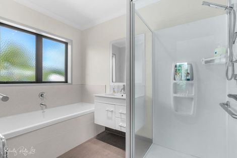 Photo of property in 5 Judd Road, Maungaturoto, 0520