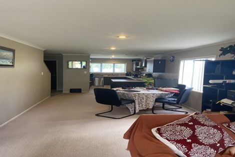 Photo of property in 4 Vicente Place, Oteha, Auckland, 0632