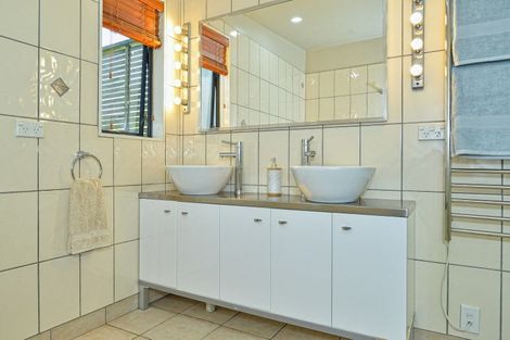 Photo of property in 225 Mahia East Coast Road, Mahia, 4198