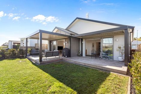 Photo of property in 74 Saint Pauls Drive, Brookfield, Tauranga, 3110