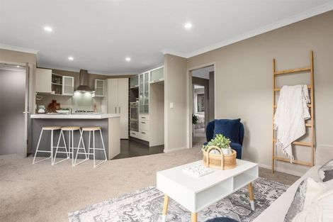 Photo of property in 5 Fiordland Place, Aotea, Porirua, 5024