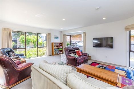 Photo of property in 1/11 Javelin Place, West Harbour, Auckland, 0618