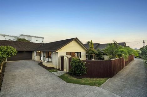 Photo of property in 2/17 Brook Street, Milford, Auckland, 0620