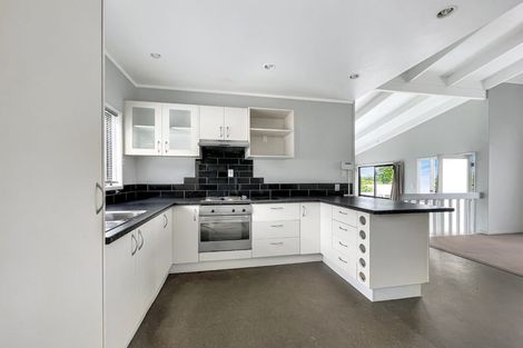 Photo of property in 8 Kopu Place, Clendon Park, Auckland, 2103