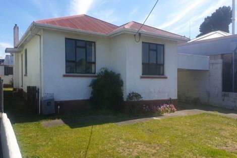 Photo of property in 21 Domett Street, Waitara, 4320