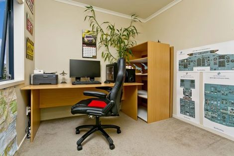 Photo of property in 20 Sonoma Crescent, Oteha, Auckland, 0632