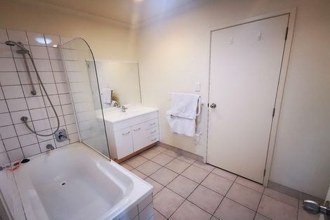 Photo of property in 18 Pukatea Avenue, Albany, Auckland, 0632