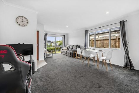 Photo of property in 127 Kuaka Drive, Takanini, 2112