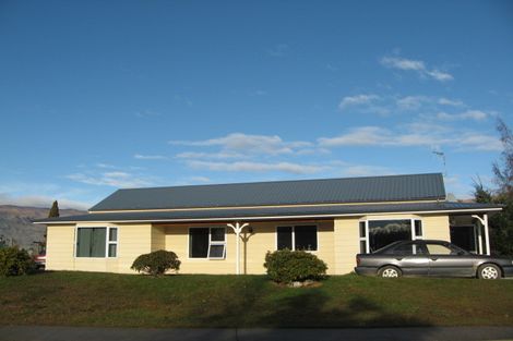 Photo of property in 2 Rob Roy Lane, Wanaka, 9305