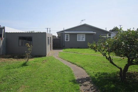 Photo of property in 76 Manuka Street, Castlecliff, Whanganui, 4501