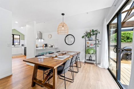 Photo of property in 1/6 Heathcote Road, Castor Bay, Auckland, 0620