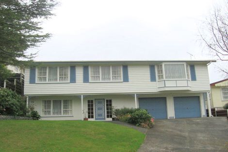 Photo of property in 18 Oriel Avenue, Tawa, Wellington, 5028