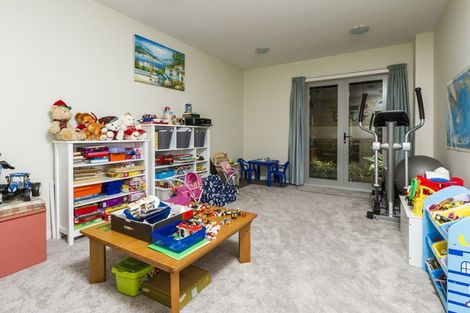 Photo of property in 1/22 Kiteroa Terrace, Rothesay Bay, Auckland, 0630