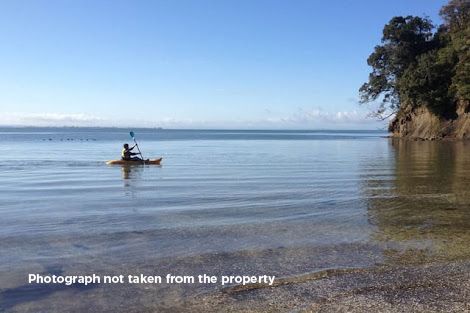 Photo of property in 59 Laingholm Drive, Laingholm, Auckland, 0604