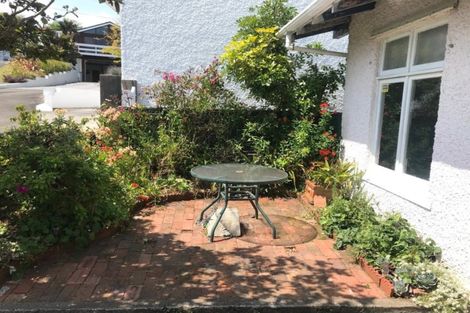 Photo of property in 4 Ridge Lane, New Plymouth, 4310