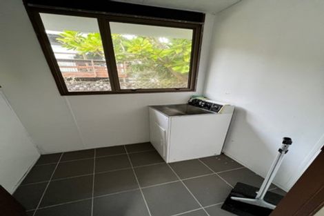 Photo of property in 1/520 Beach Road, Murrays Bay, Auckland, 0630