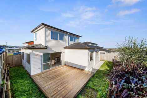 Photo of property in 14 Frazen Avenue, Papakura, 2110