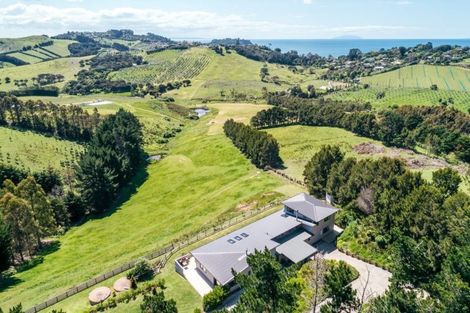Photo of property in 62 Onetangi Road, Waiheke Island, 1971