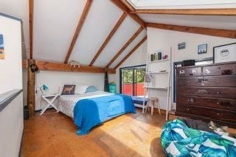 Photo of property in 53 Rayner Road, Piha, New Lynn, 0772