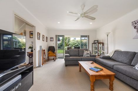 Photo of property in 10 Guernsey Place, Grandview Heights, Hamilton, 3200