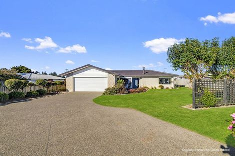 Photo of property in 23 Brookesmith Drive, Waiuku, 2123