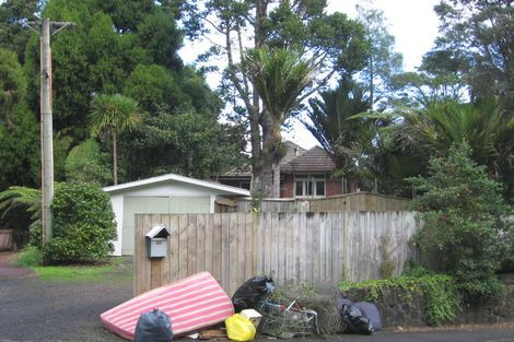 Photo of property in 86 Woodlands Park Road, Titirangi, Auckland, 0604