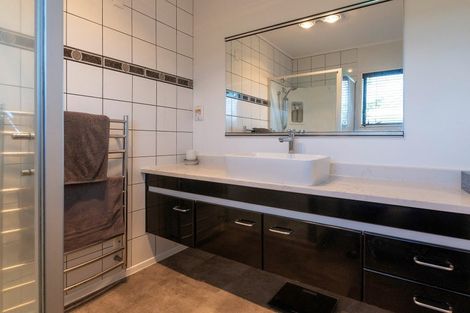 Photo of property in 16 Homewood Avenue, Levin, 5510