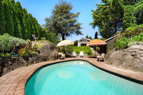 Photo of property in 16 Miller Street, Otane, 4202