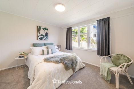 Photo of property in 17 Maungaraki Road, Korokoro, Lower Hutt, 5012