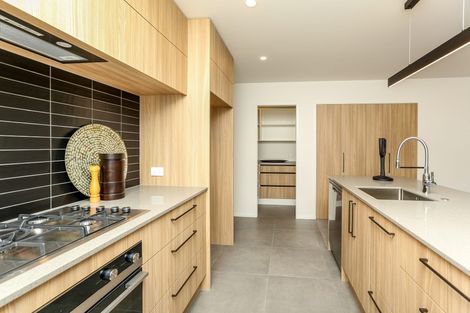 Photo of property in 31 Sycamore Grove, Lower Vogeltown, New Plymouth, 4310