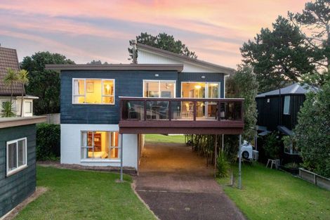 Photo of property in 137 Patuwai Drive, Whangamata, 3620