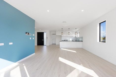 Photo of property in 13 Franheim Crescent, Orewa, 0931