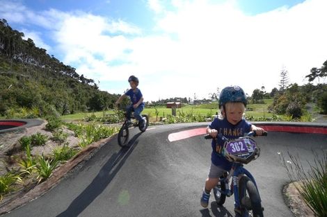 Photo of property in 9a Cornwall Way, Mangawhai Heads, Mangawhai, 0505