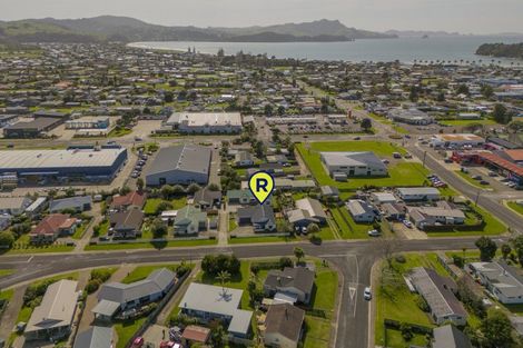 Photo of property in 5 Cholmondeley Crescent, Whitianga, 3510